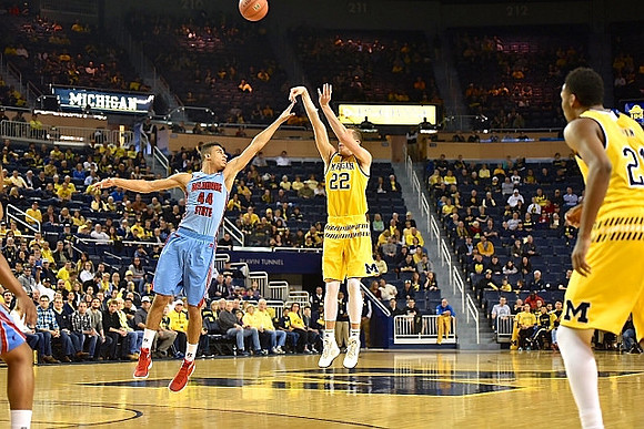 Duncan Robinson (22) and Zak Irvin (21)