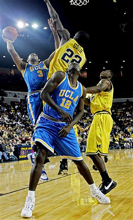 Ekpe Udoh and DeShawn Sims