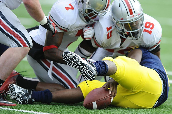 Denard Robinson (16)