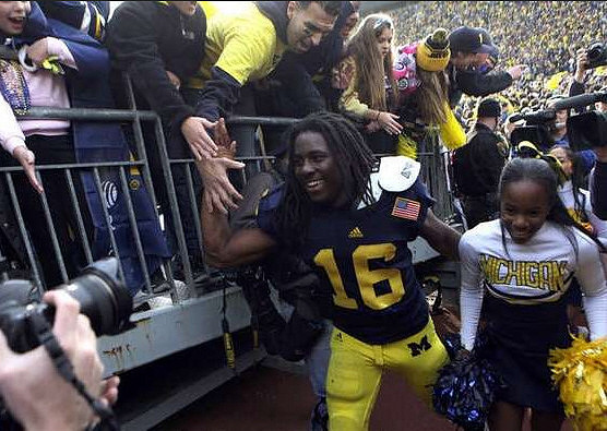 Denard Robinson (16)