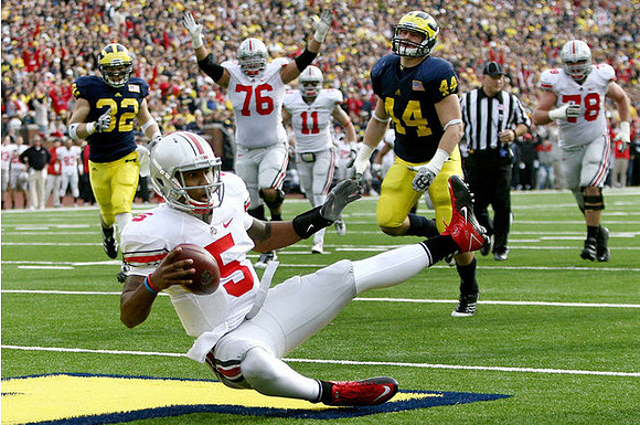 Jordan Kovacs (32) and Desmond Morgan (44)