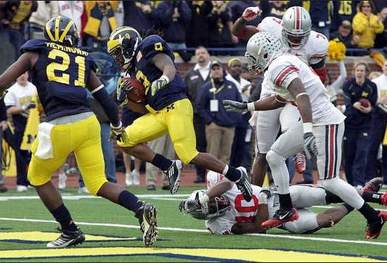 Junior Hemingway (21) and Martavious Odoms (9)