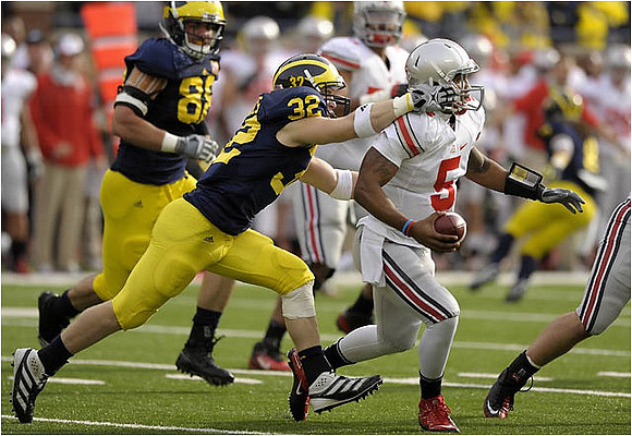 Craig Roh (88) and Jordan Kovacs (32)