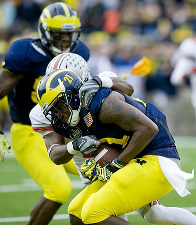 Junior Hemingway (21) and Kevin Koger (86)