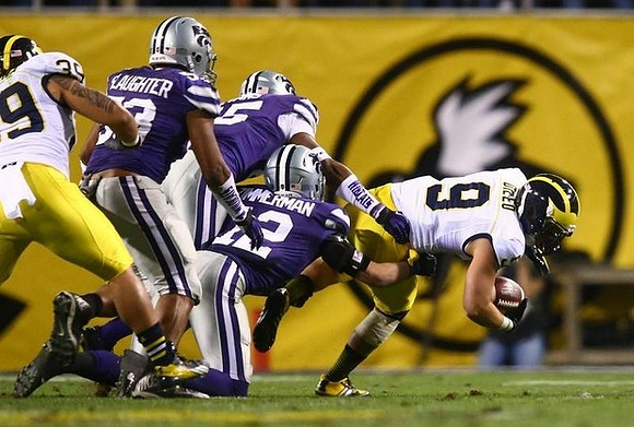 Sione Houma (39) and Drew Dileo (9)