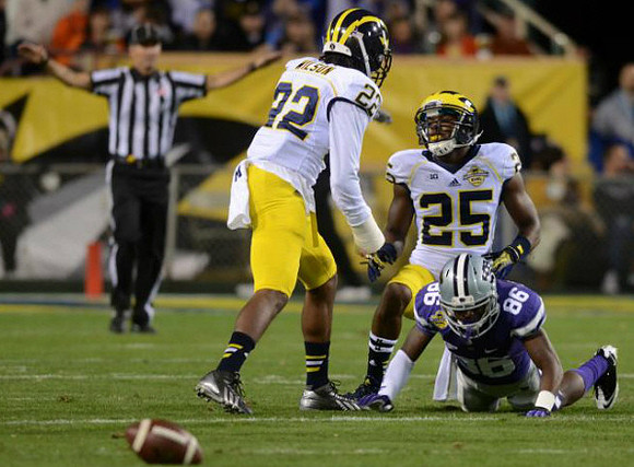 Jarrod Wilson (22) and Dymonte Thomas (25)