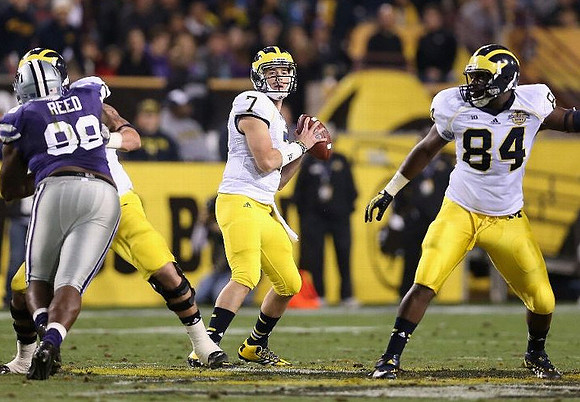 Shane Morris (7) and A.J. Williams (84)