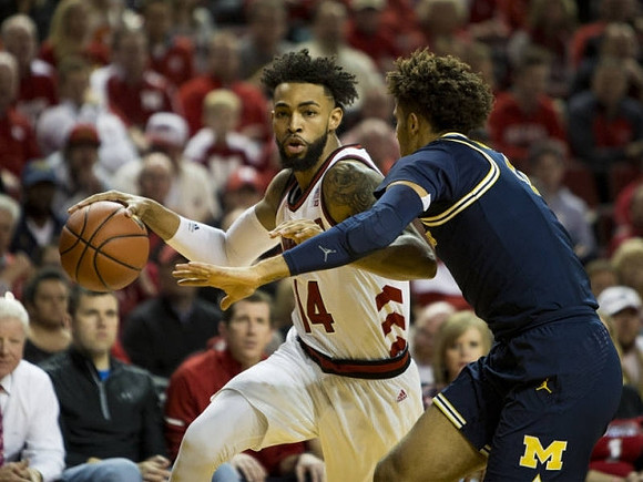 Isaiah Livers (4)