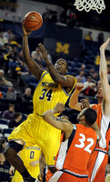 DeShawn Sims (34) and Zack Novak (0)
