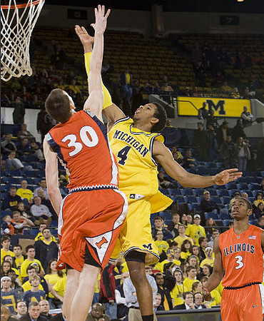 Darius Morris (4)