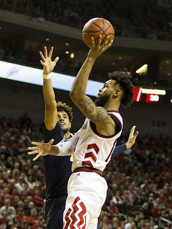 Isaiah Livers (4)