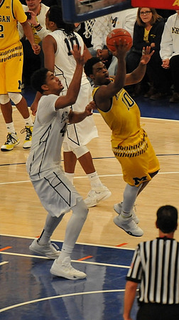 Derrick Walton Jr. (10)