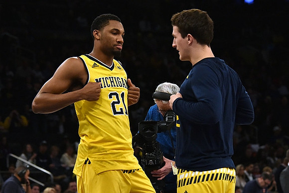 Zak Irvin (21) and Andrew Dakich (11)