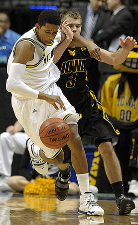Darius Morris (4)