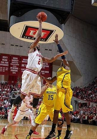 Jon Horford (15) and Glenn Robinson III (1)