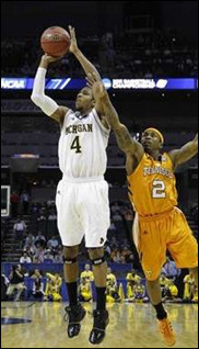 Darius Morris (4)