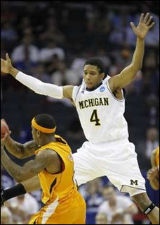 Darius Morris (4)