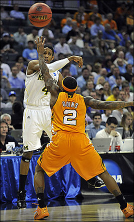 Darius Morris (4)