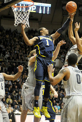 Glenn Robinson III (1) and Nik Stauskas (11)