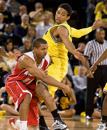Darius Morris (4)