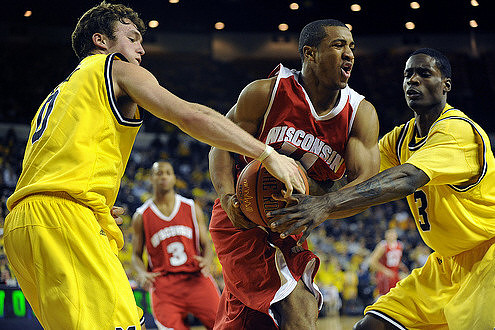 Zack Novak (0) and Manny Harris (3)
