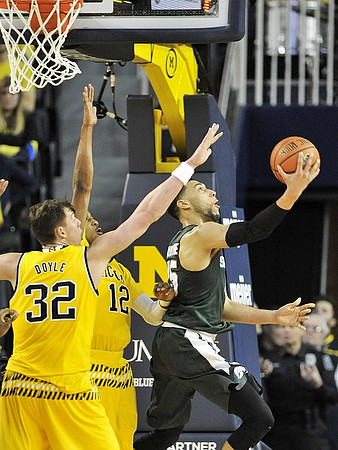 Ricky Doyle (32) and Muhammad-Ali Abdur-Rahkman (12)
