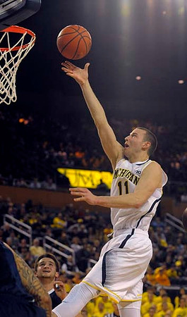 Nik Stauskas (11)