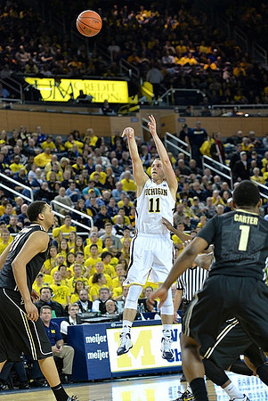 Nik Stauskas (11)