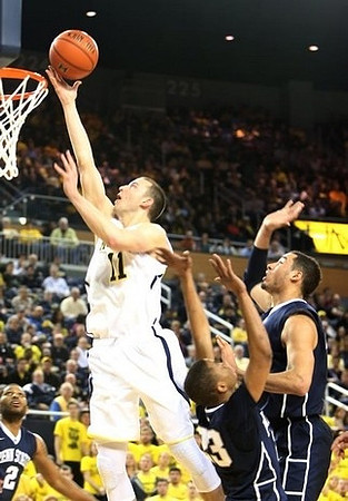 Nik Stauskas (11)