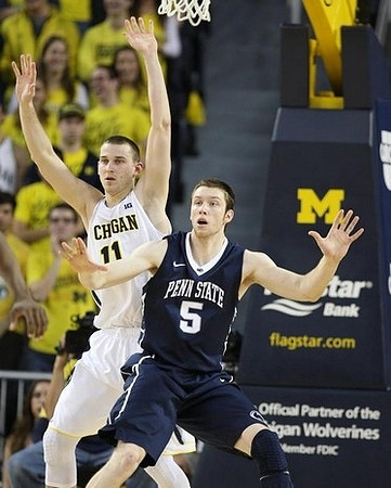 Nik Stauskas (11)