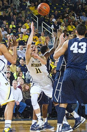 Nik Stauskas (11)