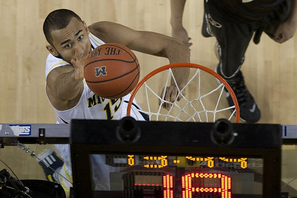 Jon Horford (15)