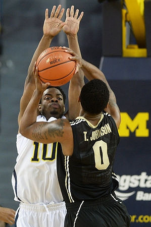 Derrick Walton Jr. (10)