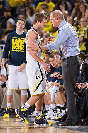 Sean Lonergan (20), Spike Albrecht (2), and John Beilein