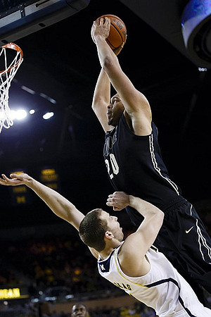 Nik Stauskas (11)