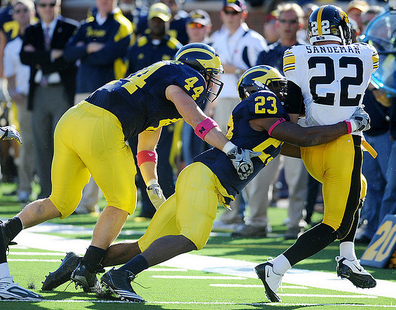 Mark Moundros (44) and Floyd Simmons (23)