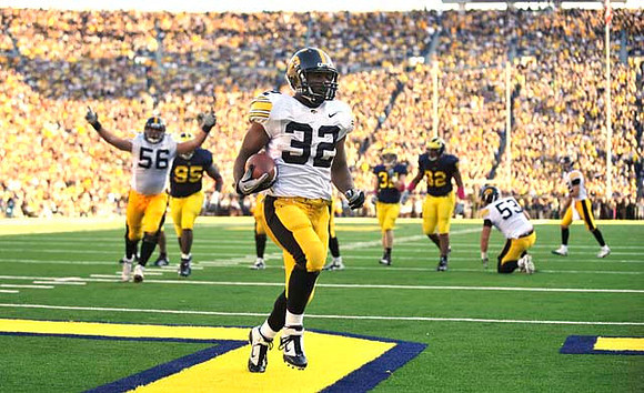 Renaldo Sagesse (95), Jordan Kovacs (32), and Greg Banks (92)