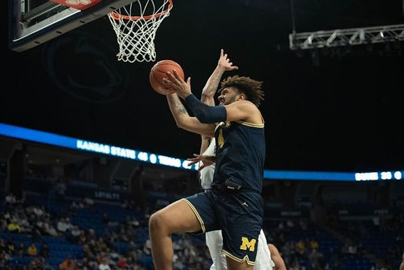 Isaiah Livers (4)
