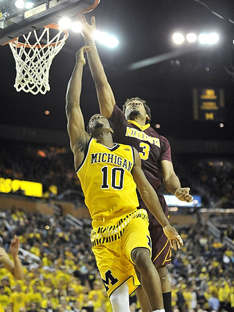 Derrick Walton Jr. (10)
