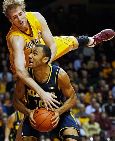 Jon Horford (15)