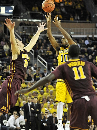 Derrick Walton Jr. (10)