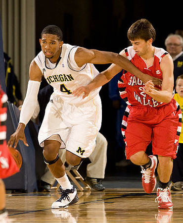 Darius Morris (4)