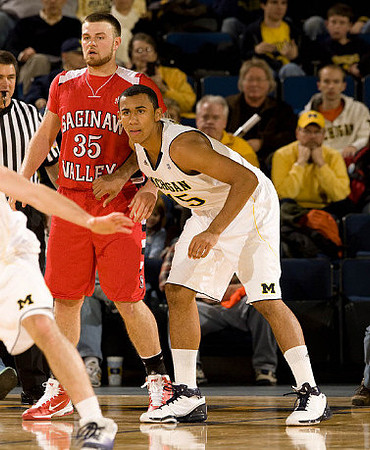 Jon Horford (15)