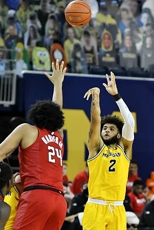 Isaiah Livers (2)