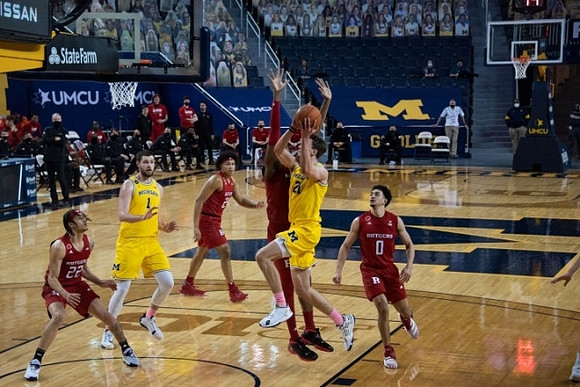 Hunter Dickinson (1) and Franz Wagner (21)