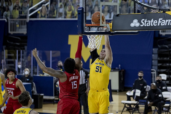Austin Davis (51) and Franz Wagner (21)