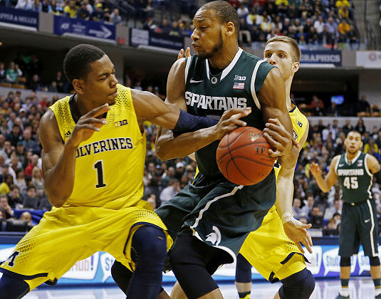Glenn Robinson III (1) and Max Bielfeldt (44)