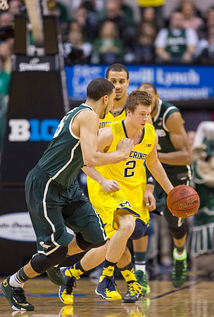 Spike Albrecht (2) and Jordan Morgan (52)