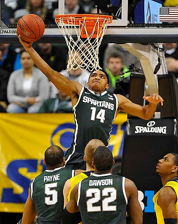 Glenn Robinson III (1) and Max Bielfeldt (44)