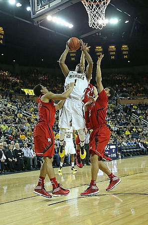 Glenn Robinson III (1) and Zak Irvin (21)